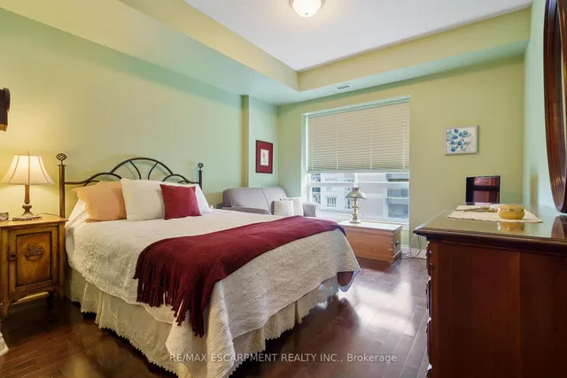 Additional image 20 of 4000 Creekside Dr Unit 405