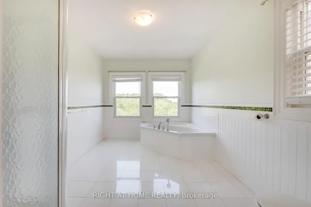 Additional image 33 of 34 Parkvale Dr