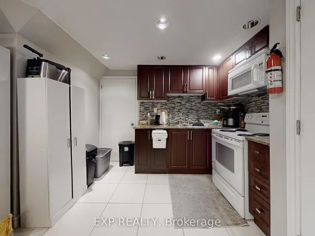 Additional image 35 of 19 Kenscott Rd