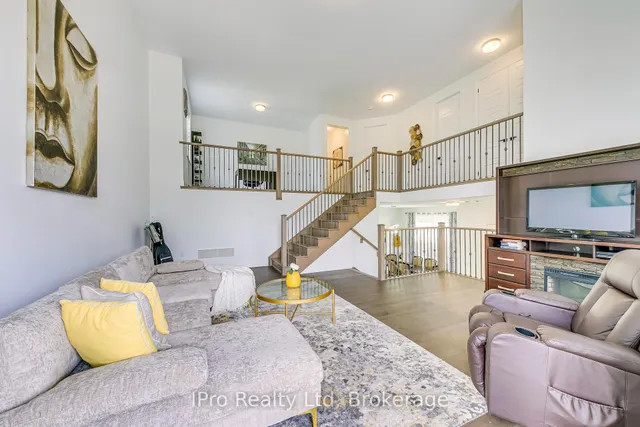 Additional image 19 of 1472 Varelas Passage