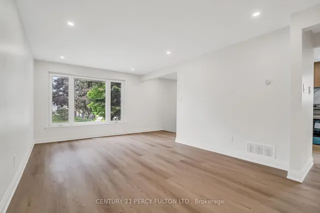 Additional image 5 of 33 Pettibone Sq