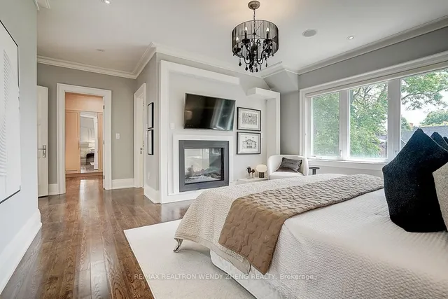 Additional image 23 of 93 Parkview Ave