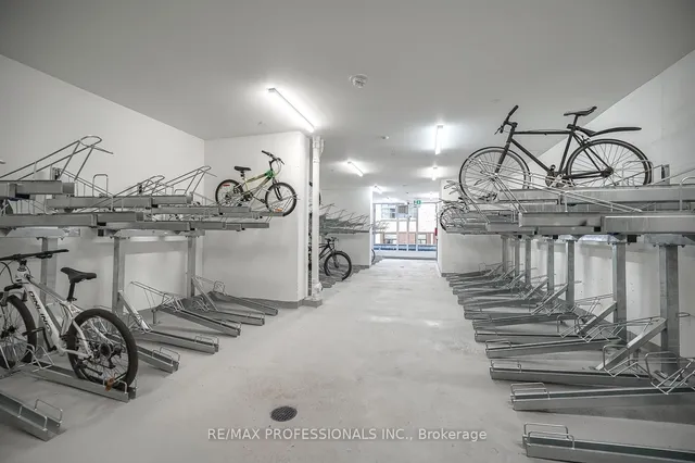 Additional image 28 of 65 Mutual St Unit 1506