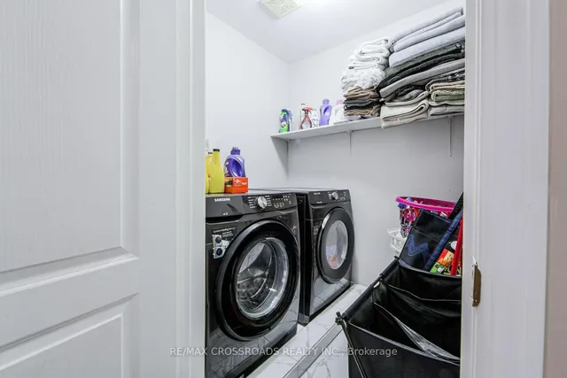 Additional image 35 of 34 Narrow Valley Cres