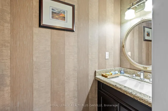 Additional image 16 of 5255 Lakeshore Rd Unit 49