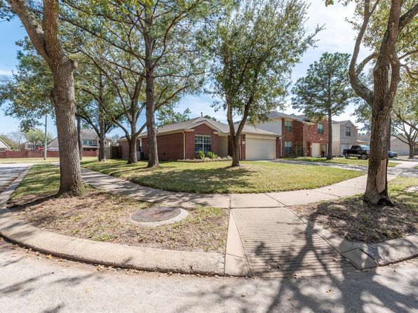 17219 S Summit Canyon Dr, Houston, TX 77095