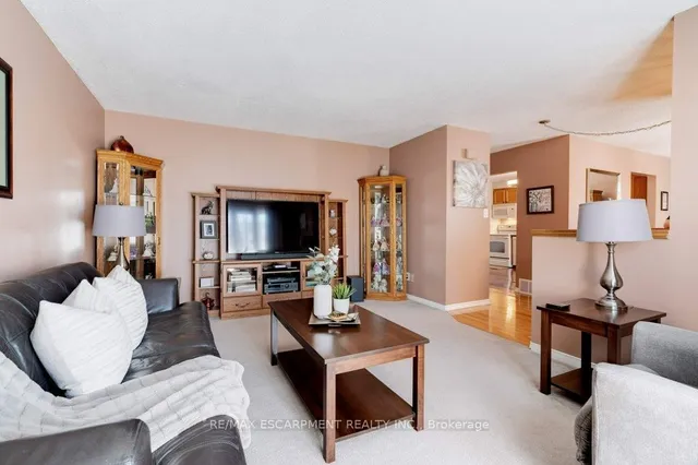 Additional image 12 of 302 Highridge Ave