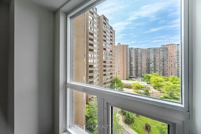 Additional image 29 of 714 The West Mall Unit 811