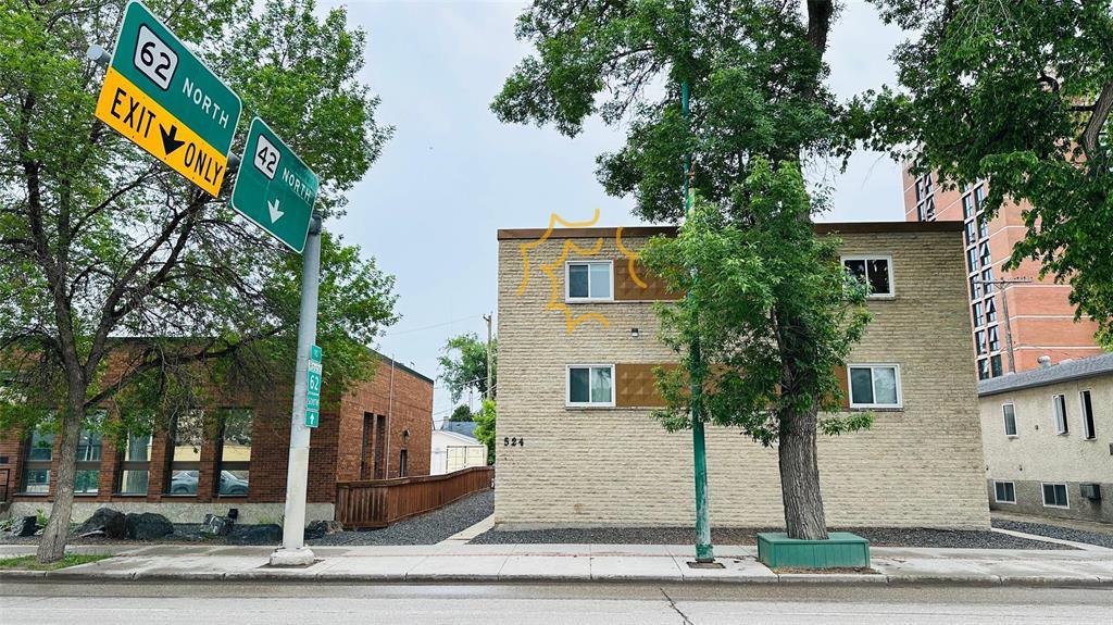 8 524 Corydon Avenue|Winnipeg, Manitoba R3L0P1
