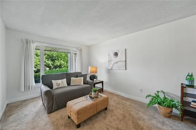 Additional image 4 of 2066 Brant St Unit 3