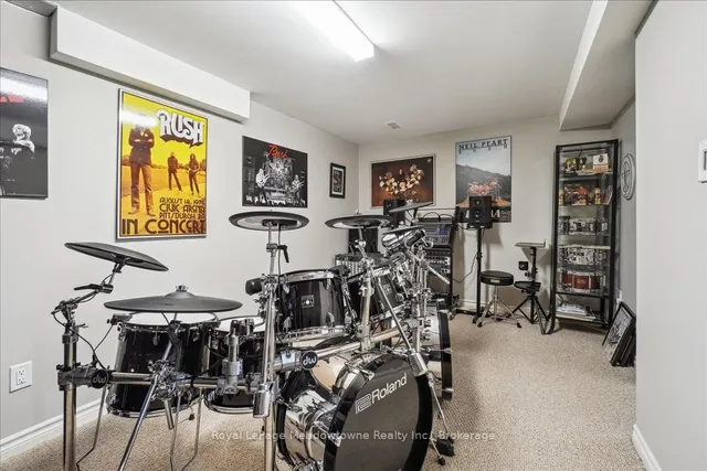 Additional image 40 of 30 Heslop Rd Unit 4