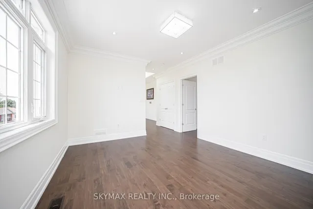 Additional image 34 of 18 Burlington St