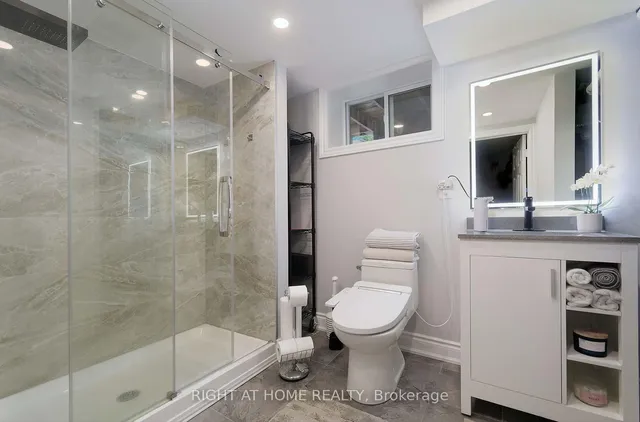 Additional image 28 of 48 Van Stassen Blvd