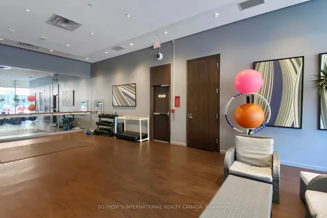 Additional image 36 of 33 Lombard St Unit 2509