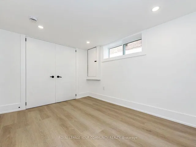 Additional image 32 of 886 Runnymede Rd