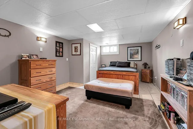 Additional image 29 of 102 Kennedy Ave