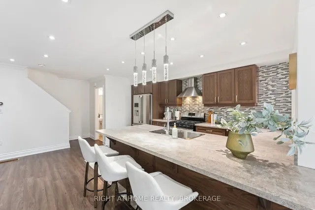 Additional image 22 of 1137 Duignan Cres