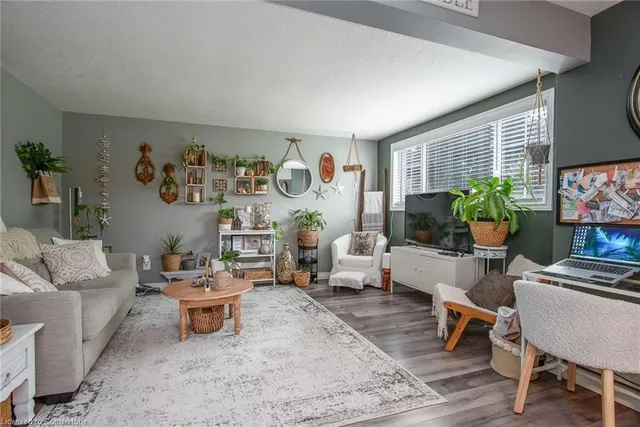 Additional image 46 of 82 Carnaby Cres