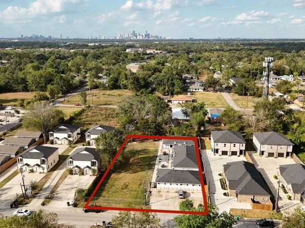 Property image for 5017 Mallow St, Houston, TX 77033