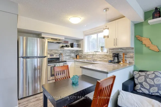 Additional image 32 of 18 Charnwood Crt