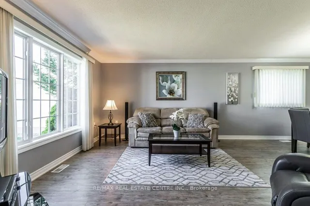 Additional image 8 of 251 Glenariff Dr