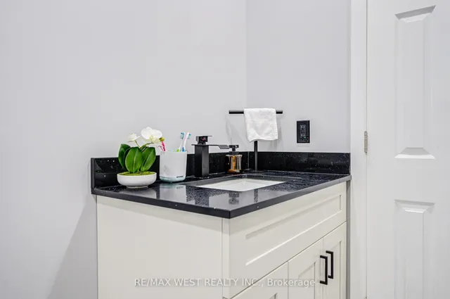 Additional image 29 of 65 Belmont Dr