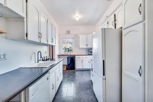 Additional image 11 of 20 Locke St