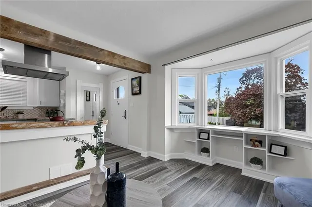 Additional image 8 of 11 Spadina Rd