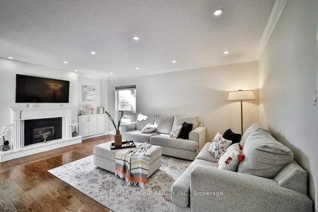 Additional image 5 of 28 Ridelle Crt