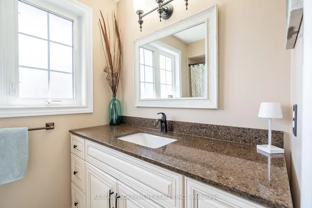 Additional image 23 of 2431 Baxter Cres