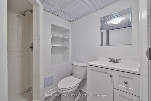 Additional image 44 of 70 Colonial Ave