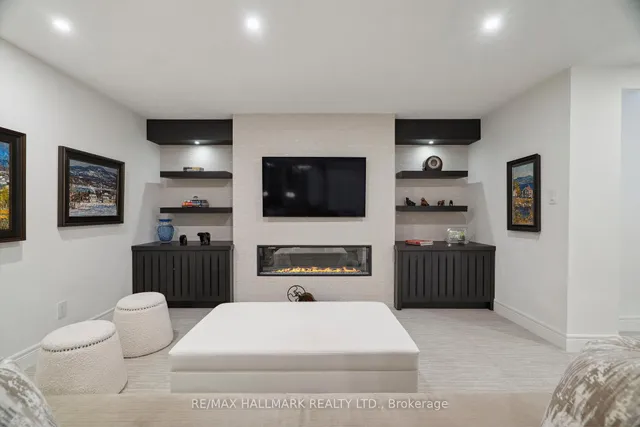 Additional image 31 of 2092 PINEVALLEY Cres