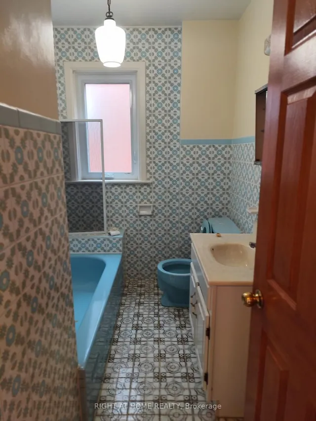 Additional image 7 of 104 Earlscourt Ave