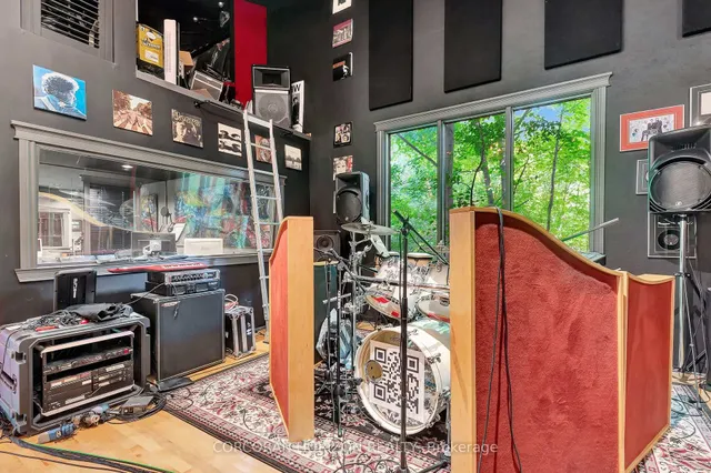 Additional image 33 of 1297 Kirkwall Rd