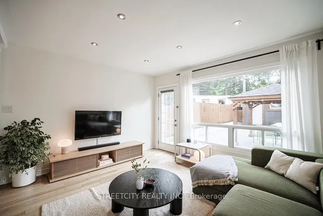 Additional image 10 of 409 Mcroberts Ave