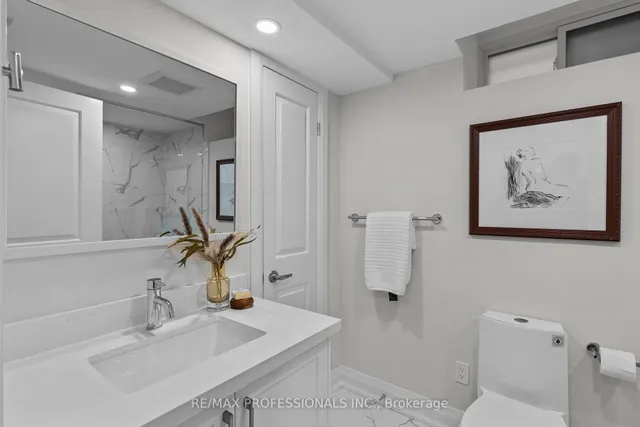 Additional image 49 of 37 West Lynn Ave