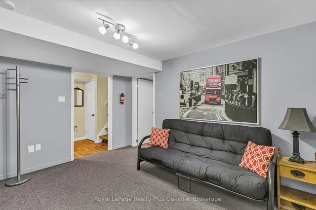 Additional image 18 of 64 Lamont Pl