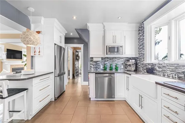 Additional image 18 of 905 Queens Blvd