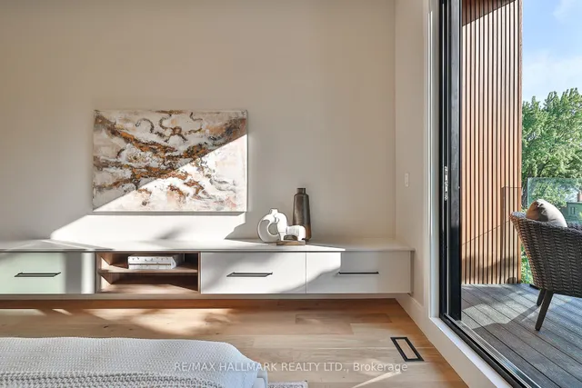 Additional image 32 of 46A Pape Ave