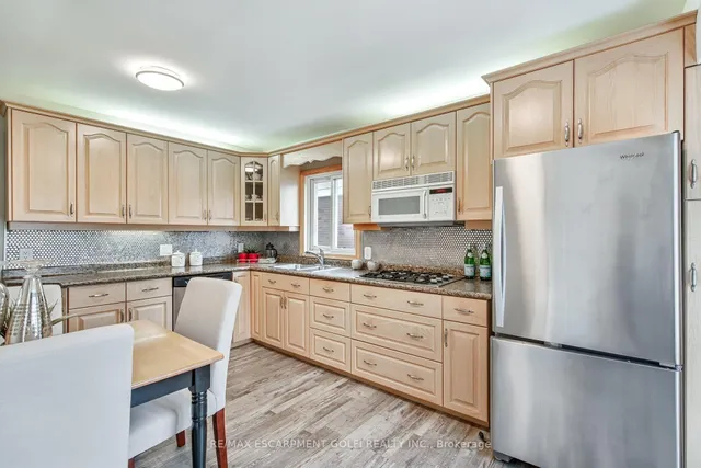 Additional image 11 of 65 WARREN Ave