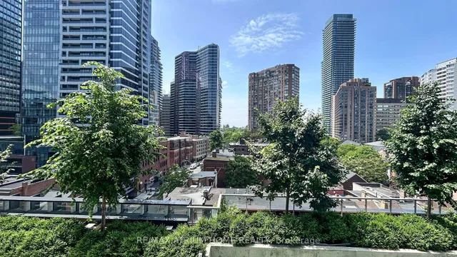 Additional image 37 of 1 Gloucester St Unit 715