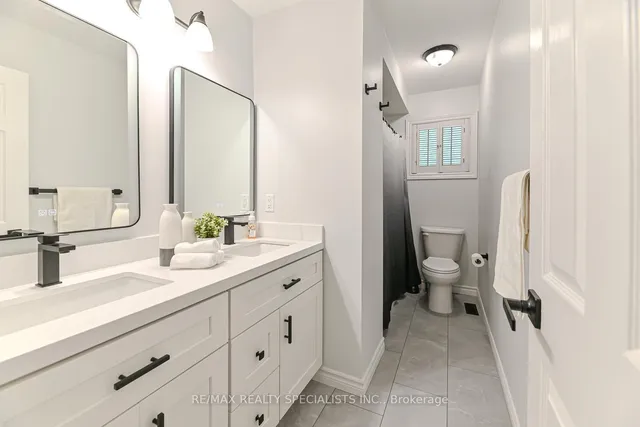 Additional image 25 of 100 Kimbark Dr