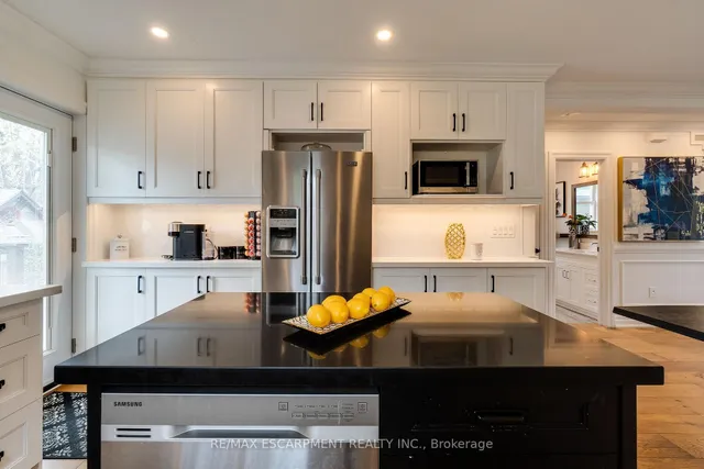 Additional image 16 of 56 Highcliffe Ave