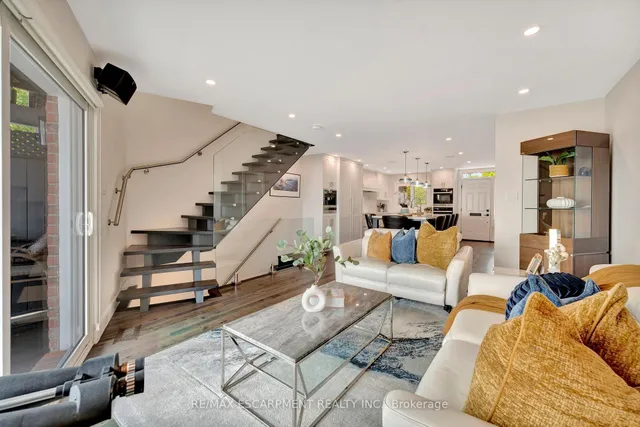 Additional image 19 of 2136 Old Lakeshore Rd Unit 3