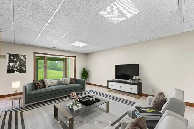 Additional image 38 of 24 Rosegarden Dr