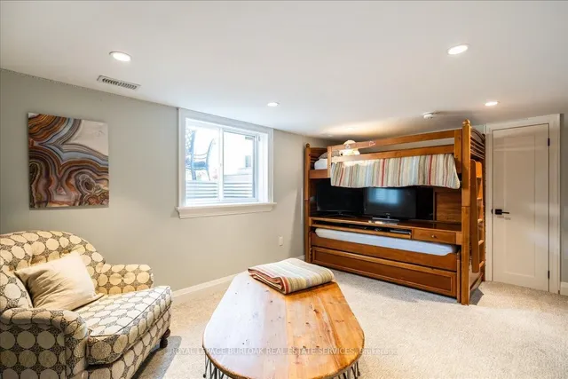 Additional image 29 of 573 Woodland Ave