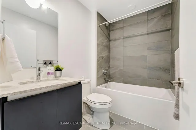 Additional image 18 of 405 Dundas St Unit 702