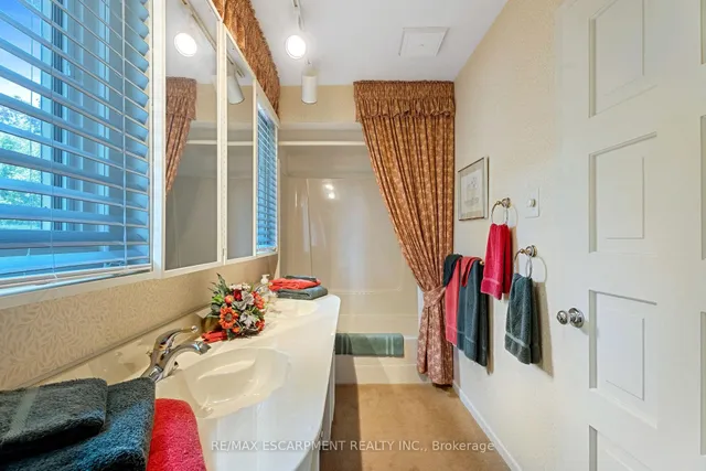 Additional image 28 of 13 LESLIE Dr