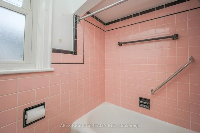 Additional image 22 of 39 Strathearne Ave