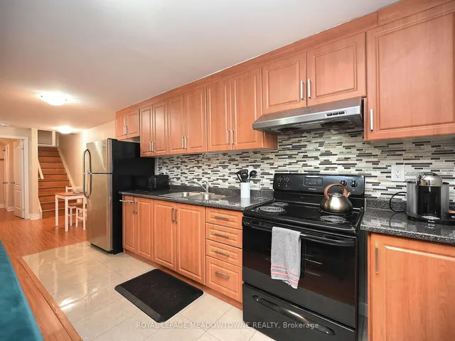 Additional image 44 of 906 Oasis Dr